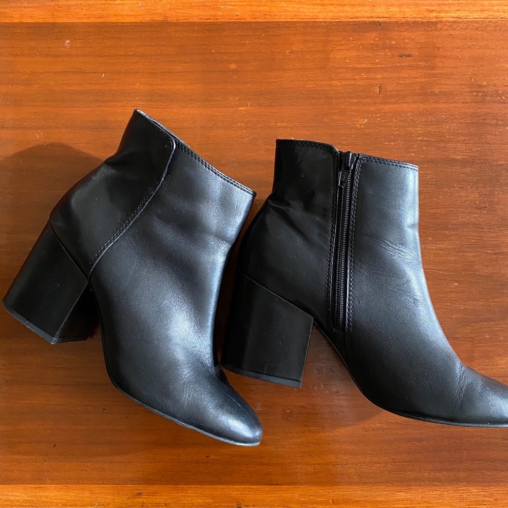Aldo Black Heeled Booties 8.5